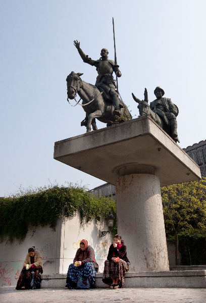 \"Brussel, 15-04-2009. Bezoek bewoners uit Nijmegen Oost aan het Europees Parlement te Brussel. Zij waren daar opuitnodiging van Maria Martens, lid Europees Parlement\"