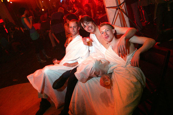 \"wintertuin in de Biotex-fabriek met Nina Lisa, house, dance, lidy
Foto\'s zijn auteursrechtelijk beschermd en mogen niet zonder voorafgaande
toestemming van de maker voor andere dan privé ¤oeleinden gebruikt worden.
foto: Gerard Verschooten / FOTAA ?
postbus 1482, 6501 BL Nijmegen
tel: 024-3600767, 0653 201509
Postbank 622777, lid NVF
foto@gerardverschooten.nl\" \"wintertuin in de Biotex-fabriek met Nina Lisa, house, dance, lidy
Foto\'s zijn auteursrechtelijk beschermd en mogen niet zonder voorafgaande
toestemming van de maker voor andere dan privé ¤oeleinden gebruikt worden.
foto: Gerard Verschooten / FOTAA ?
postbus 1482, 6501 BL Nijmegen
tel: 024-3600767, 0653 201509
Postbank 622777, lid NVF
foto@gerardverschooten.nl\"