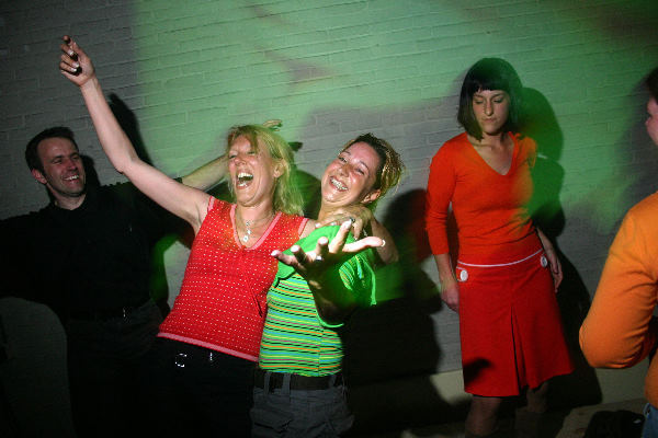 \"wintertuin in de Biotex-fabriek met Nina Lisa, house, dance, lidy
Foto\'s zijn auteursrechtelijk beschermd en mogen niet zonder voorafgaande
toestemming van de maker voor andere dan privé ¤oeleinden gebruikt worden.
foto: Gerard Verschooten / FOTAA ?
postbus 1482, 6501 BL Nijmegen
tel: 024-3600767, 0653 201509
Postbank 622777, lid NVF
foto@gerardverschooten.nl\" \"wintertuin in de Biotex-fabriek met Nina Lisa, house, dance, lidy
Foto\'s zijn auteursrechtelijk beschermd en mogen niet zonder voorafgaande
toestemming van de maker voor andere dan privé ¤oeleinden gebruikt worden.
foto: Gerard Verschooten / FOTAA ?
postbus 1482, 6501 BL Nijmegen
tel: 024-3600767, 0653 201509
Postbank 622777, lid NVF
foto@gerardverschooten.nl\"