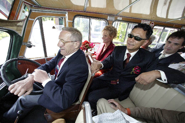 \"Huwelijk Bruiloft Chris da Graca en Joke, Oudekerk.
20-06-2003
Foto\'s zijn auteursrechtelijk beschermd en mogen niet zonder voorafgaande
toestemming van de maker voor andere dan privé ¤oeleinden gebruikt worden.
foto: Gerard Verschooten / FOTAA ?
postbus 1482, 6501 BL Nijmegen
tel: 024-3600767, 0653 201509
Postbank 622777, lid NVF
foto@gerardverschooten.nl\" \"Huwelijk Bruiloft Chris da Graca en Joke, Oudekerk.
20-06-2003
Foto\'s zijn auteursrechtelijk beschermd en mogen niet zonder voorafgaande
toestemming van de maker voor andere dan privé ¤oeleinden gebruikt worden.
foto: Gerard Verschooten / FOTAA ?
postbus 1482, 6501 BL Nijmegen
tel: 024-3600767, 0653 201509
Postbank 622777, lid NVF
foto@gerardverschooten.nl\"