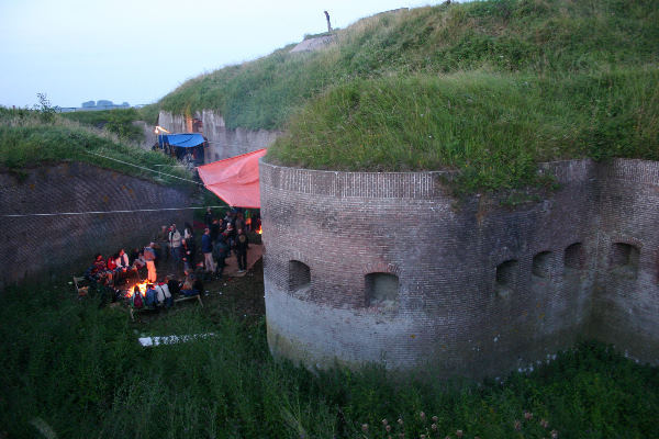 \"feestje fort Pannerden
foto: Gerard Verschooten ?  
13-09-2004\"