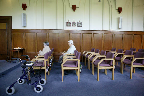 \"Klooster Portiuncola te Alverna met bejaarde zusters, Mariagrot en exterieur en kerk
Talis
Foto\'s zijn auteursrechtelijk beschermd en mogen niet zonder voorafgaande
toestemming van de maker voor andere dan privé ¤oeleinden gebruikt worden.
foto: Gerard Verschooten / FOTAA ?
postbus 1482, 6501 BL Nijmegen
tel: 024-3600767, 0653 201509
Postbank 622777, lid NVF
foto@gerardverschooten.nl\" \"Klooster Portiuncola te Alverna met bejaarde zusters, Mariagrot en exterieur en kerk
Talis
Foto\'s zijn auteursrechtelijk beschermd en mogen niet zonder voorafgaande
toestemming van de maker voor andere dan privé ¤oeleinden gebruikt worden.
foto: Gerard Verschooten / FOTAA ?
postbus 1482, 6501 BL Nijmegen
tel: 024-3600767, 0653 201509
Postbank 622777, lid NVF
foto@gerardverschooten.nl\"