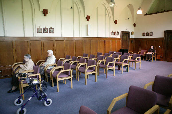 \"Klooster Portiuncola te Alverna met bejaarde zusters, Mariagrot en exterieur en kerk
Talis
Foto\'s zijn auteursrechtelijk beschermd en mogen niet zonder voorafgaande
toestemming van de maker voor andere dan privé ¤oeleinden gebruikt worden.
foto: Gerard Verschooten / FOTAA ?
postbus 1482, 6501 BL Nijmegen
tel: 024-3600767, 0653 201509
Postbank 622777, lid NVF
foto@gerardverschooten.nl\" \"Klooster Portiuncola te Alverna met bejaarde zusters, Mariagrot en exterieur en kerk
Talis
Foto\'s zijn auteursrechtelijk beschermd en mogen niet zonder voorafgaande
toestemming van de maker voor andere dan privé ¤oeleinden gebruikt worden.
foto: Gerard Verschooten / FOTAA ?
postbus 1482, 6501 BL Nijmegen
tel: 024-3600767, 0653 201509
Postbank 622777, lid NVF
foto@gerardverschooten.nl\"