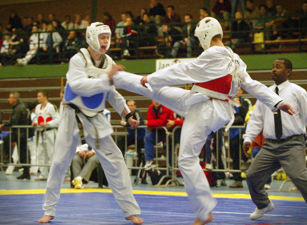 \"NK Taekwando Jan Massinkhal
red sport
foto: Gerard Verschooten ? FC 
09-02-2003\"