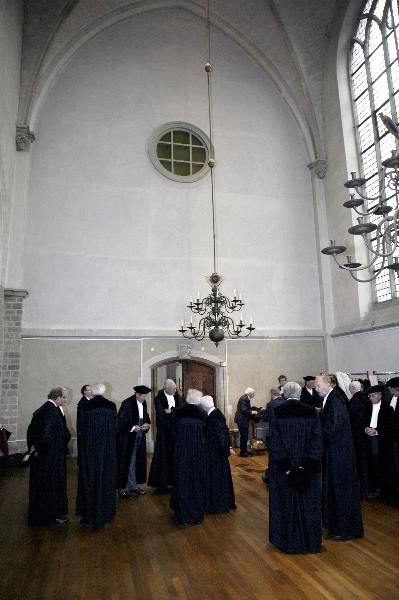 \"Oratie prof vd Putte, reumatoloog Radboud in Stevenskerk
23-05-2003
Foto\'s zijn auteursrechtelijk beschermd en mogen niet zonder voorafgaande
toestemming van de maker voor andere dan privé ¤oeleinden gebruikt worden.

foto: Gerard Verschooten / FOTAA ?
postbus 1482, 6501 BL Nijmegen
tel: 024-3600767, 0653 201509
Postbank 622777, lid NVF
foto@gerardverschooten.nl\"