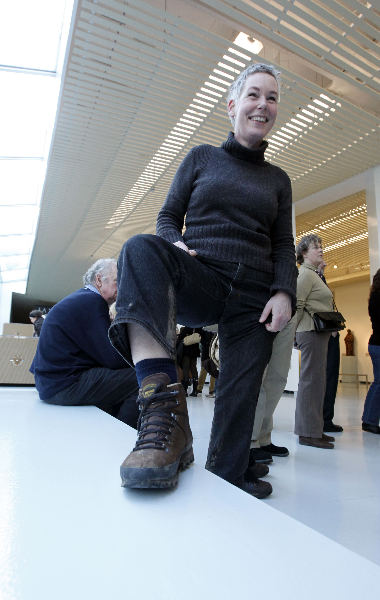 \"Nijmegen, 8-2-2009 . Opening tentoonstelling meesterontwerpers schoenontwerper Jan Jansen en vormgever Swip Stolk in Valkhof museum\" \"Nijmegen, 8-2-2009 . Opening tentoonstelling meesterontwerpers schoenontwerper Jan Jansen en vormgever Swip Stolk in Valkhof museum\"