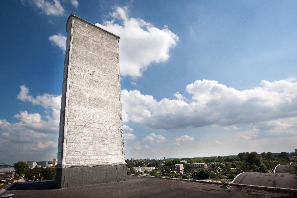 \"Nijmegen, 2-8-2010 . Uitzicht vanaf het dak van de Vasim, daar waar de nieuwe stadsbrug komt\"