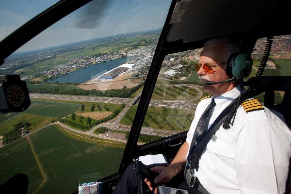 \"Elst, Opendag industrieterrein Pascalweg met modelauto\'s en dergelijke en helikoptervluchten\"