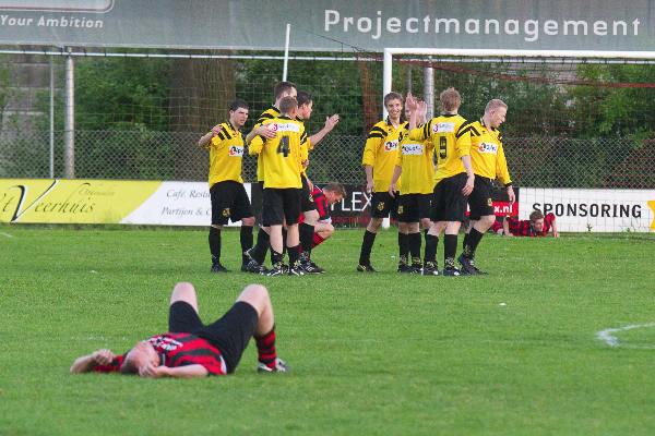 \"Zetten, 24-5-2011: Voetbal SV Excelsior Zetten / Vios Vios wint met 2-3\"