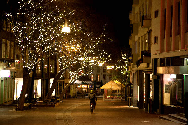 \"Nijmegen, 30-11-2010 . Sfeer Kerstverlichting in straten binnenstad\"