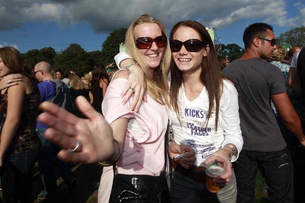 \"Nijmegen, 19-7-2010 . Zomerfeesten, Vierdaagse, drukte op Koningsplein\"