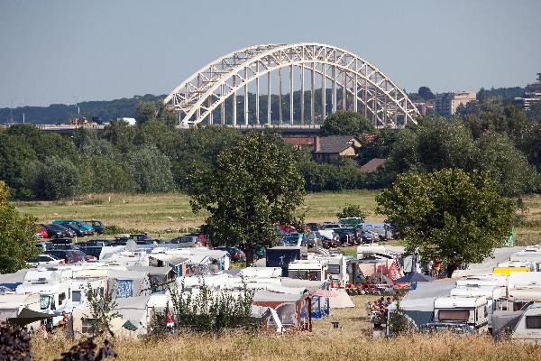 \"Nijmegen, 19-7-2010 . Zomerfeesten, Vierdaagse, Camping in Lent\"