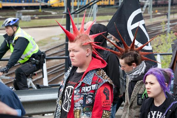 \"Nijmegen, 1-5-2010 .1 mei demonstratie voor radicaal andere samenleving vanaf het Stationsplein\"