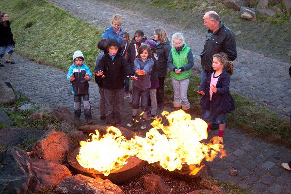 \"Nijmegen, 4-5-2010 . Dodenherdenking op Trajanusplein\"