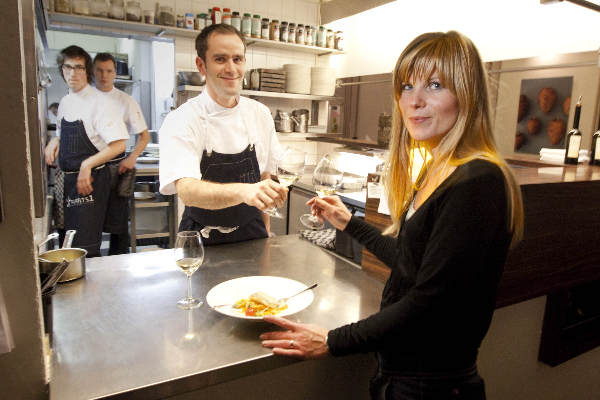 \"Nijmegen, 8-12-2011 . : Daan en Janneke Duives van restaurant Plaats 1. Jong ondernemend stel heeft Bib Gourmand gekregen\"