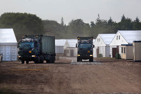 \"Nijmegen, 11-7-2011 . Rondleiding over kamp Heumensoord o;v adudant Bossemeijer. Vierdaagse Nijmegen,\"