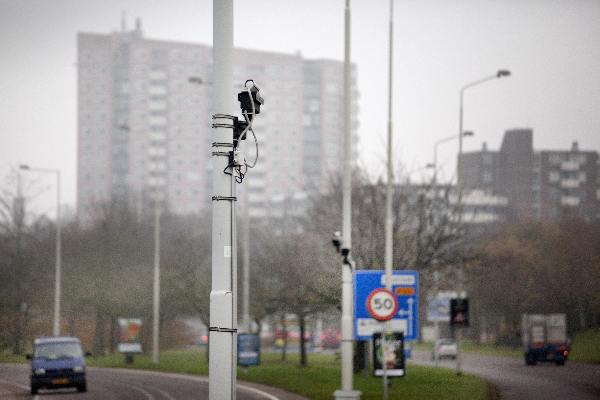 \"Nijmegen, 17-11-2011 . Allerhande camera\'s bij de kruising Neerbosscheweg, Graafseweg\"