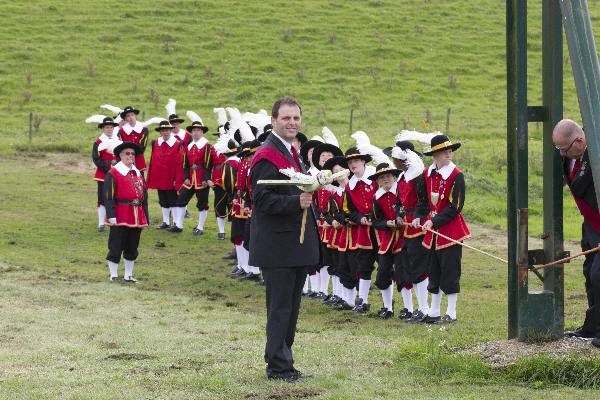 \"Doornenburg, 17-9-2011 . Koningschieten schutterij Gijsbrecht van Aemstel met fanfare\"