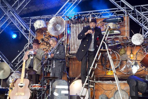 \"Nijmegen, 20-7-2011 . Zomerfeesten, Vierdaagse Nijmegen, Valkhofaffaire Valkhof. de Kift\"