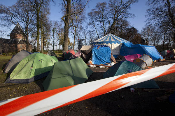 \"Nijmegen, 28-11-2011 . Occupy kamp in Valkhofpark\"