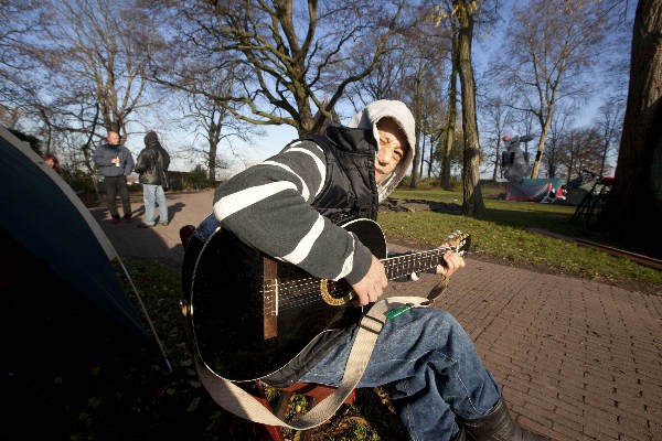\"Nijmegen, 30-11-2011 .  Occupy kamp in Valkhofpark\"