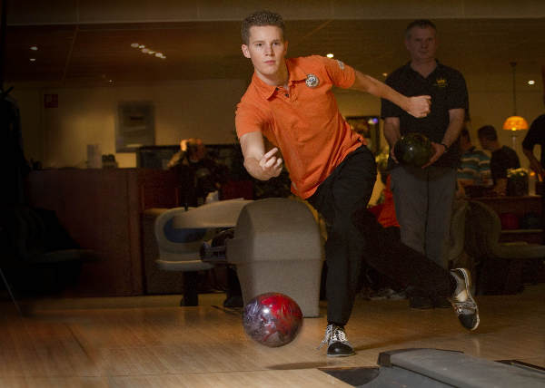 \"Beuningen, 6-3-2012 . Michael Stel gooide 300 game op bowlingbaan Beuningen\"