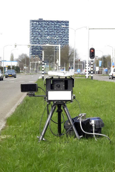 \"Nijmegen, 10-4-2012 . Snelheidscontrole met mobiele camera op de Nieuwe Dukenburgse weg.\"