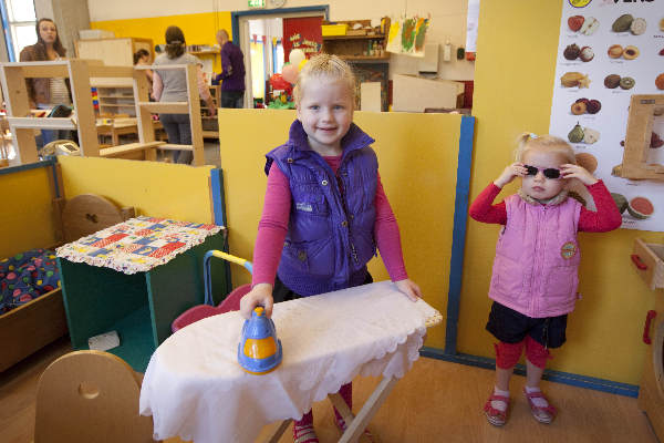 \"Heteren, 25-3-2012 .  Open dag peuterspeelzaal.  De elf peuterspeelzalen in Overbetuwe houden jaarlijks een open dag\"