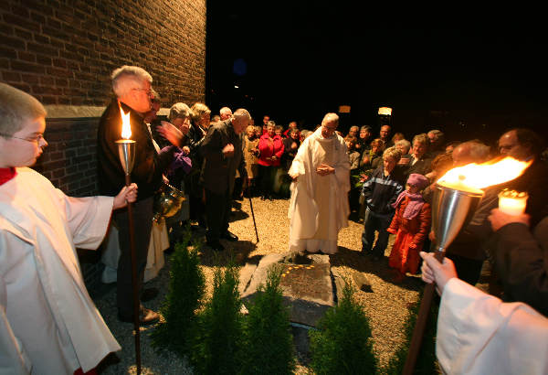 \"Allerheiligen mis met hostie in kerk Beuningen
foto: Gerard Verschooten ? FC\"