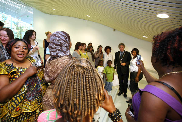 "Naturalisatiedag, (Tweede) In het Valkhofmuseum met oa. burgemeester Thom de Graaf"