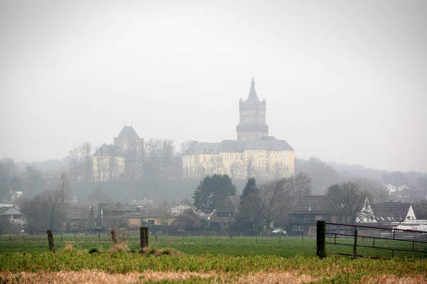 \"zwanenburcht, centrum Kleef\"