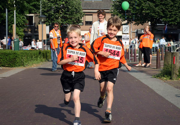 \"kidsrun Zwitserloot Dakrun Groesbeek\"