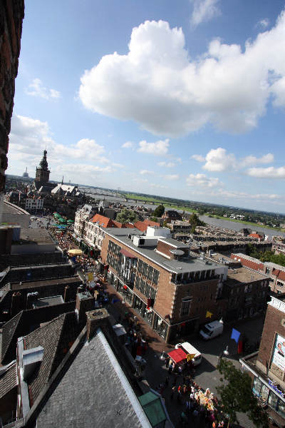 "Nijmegen vanuit torentje gemeentehuis"
