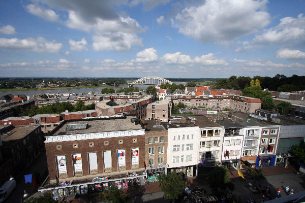 "Nijmegen vanuit torentje gemeentehuis"