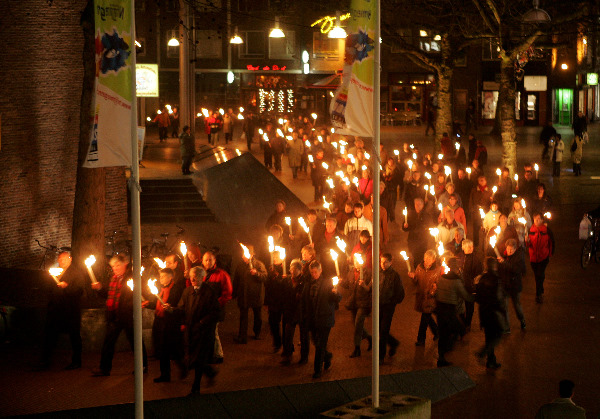 \"Nijmegen, 06-01-2005.
Marienburgkapel, Nijmegen 2000,Fakkeloptocht  met burgemeester
Red. Rijk van Nijmegen
foto: Gerard Verschooten ?  
06-01-2005\"