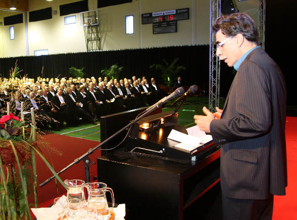 "Radboud universiteit nijmegen. Opening academisch jaar met nieuwe rector Kortmann en als spreker Kader Abdullah en gasten als van Agt"