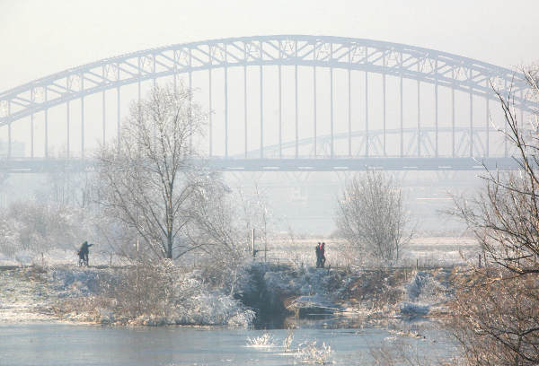 \"Winters weer, wandelen in de Ooij met Walbrug\"