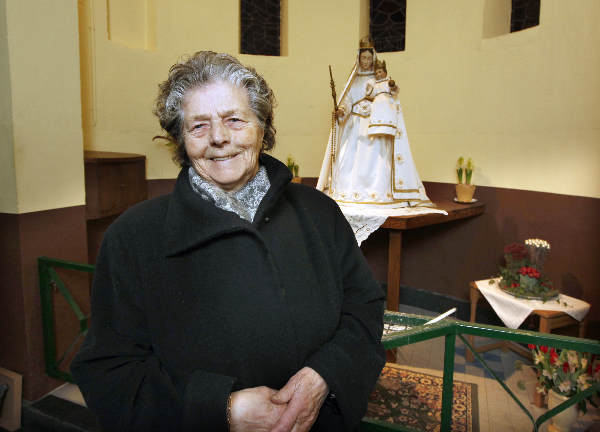 \"Overasselt, Anneke Peters, 87 jaar, vrijwilliger van het jaar\"