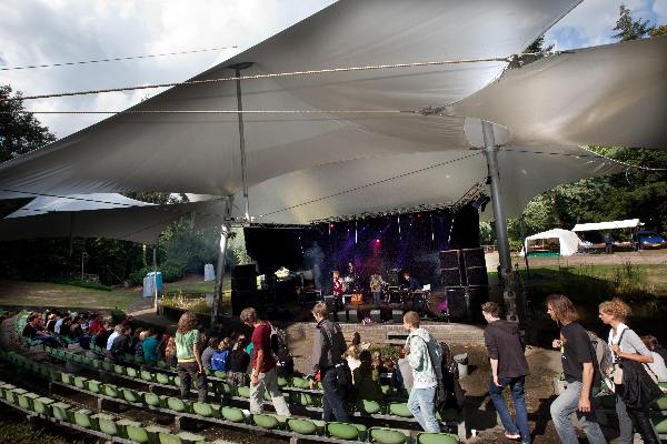 \"Eerste Boydy & Soul Open Air , openluchtfestival in het gofferttheater\"