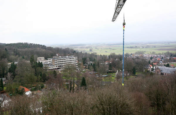 \"Westerbergweg/Oosterbergweg, Kraan aldaar en Kalorama aan de andere kant\"