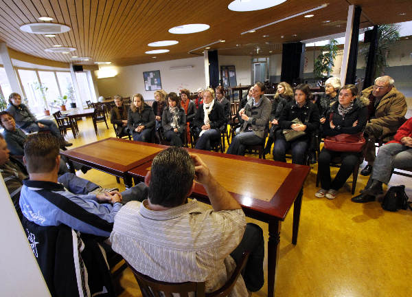 \"Open dag Pompekliniek
gesprek met bewoners\"