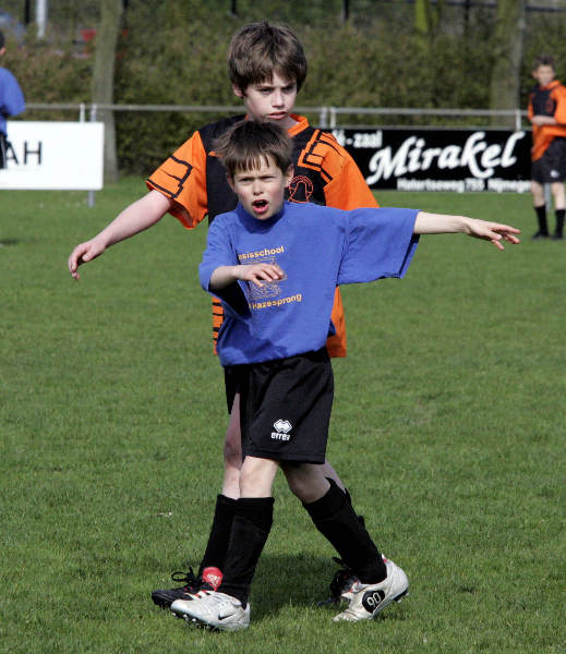 \"Nijmegen, 20-04-2005.
schoolvoetbaltoernooi, 
Red. Rijk van Nijmegen, Hatert
foto: Gerard Verschooten ?  
20-04-2005\"