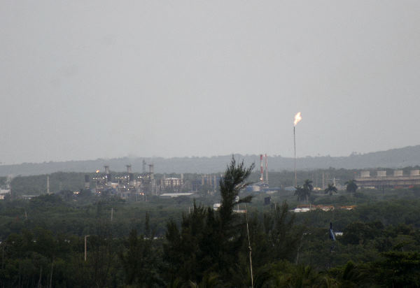 \"Cuba, 07 t/m 21-06-2005, vliegen over Groenland en New York, Havana, Matanza, Varadero, oude auto\'s, bussen 
foto: Gerard Verschooten ? FC\"