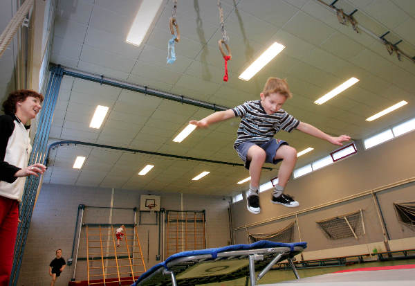 \"Nijmegen, 24-01-2005.
kinderen die bijspijkerles gym (Club
Extra) krijgen via Sportservice Nijmegen, Sportzaal Heidebloemstraat 75
Red. Rijk van Nijmegen
foto: Gerard Verschooten ?  
24-01-2005\"