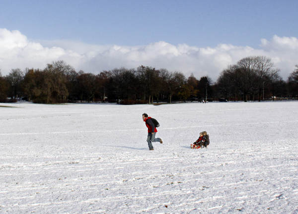 \"Sneeuwpret, sleeë® in Goffertpark\"