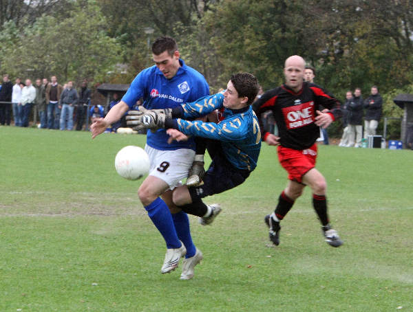 "VOETBAL: Sportclub Valburg-SVHA, penalty, 1-0, zege dus"