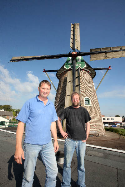 "molenaar jochijms voor of in zijn zuidmolen groesbeek"