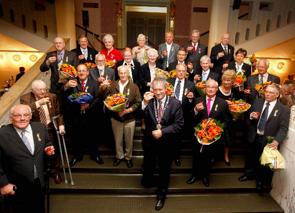 \"Gemeente Nijmegen, Lintjesregen 2009, groepsfoto\"