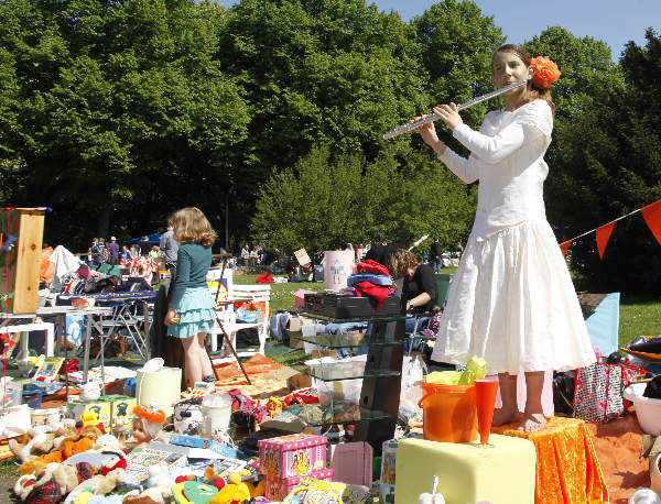 \"Koninginnedag 2009,vrijmarkt Goffertpark\"