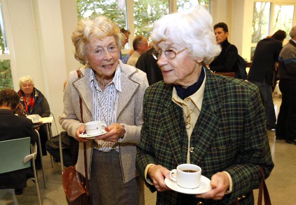 \"Nijmegen, 3-10-2009 . Alumnidag Radboud universiteit, auala en mt o.a vd Woestijne, Chris Buskes, Rico Schijers en wetenscapsquis en enkele kringen\"